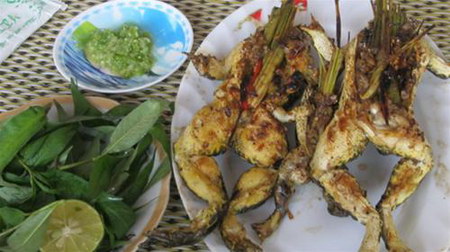 The grilled chilli frog - Central delicious