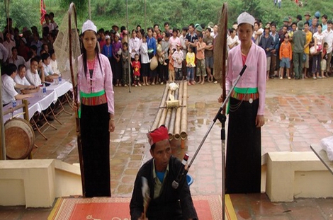 Cultural colours of Lac Son district