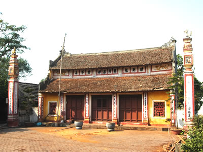 Nguyen Cong Tru Temple festival