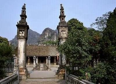 Ninh Binh opens festival in Hoa Lu