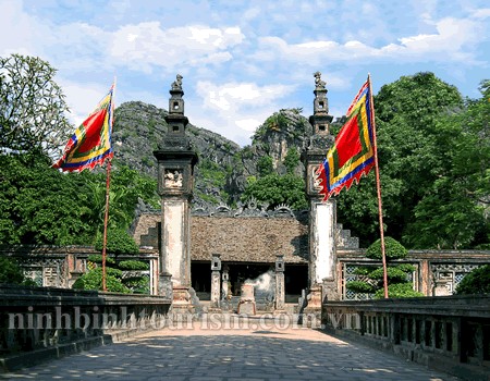 Hoa Lu ancient capital festival