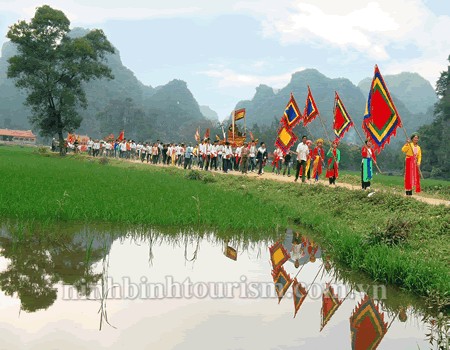 Thai Vi temple festival