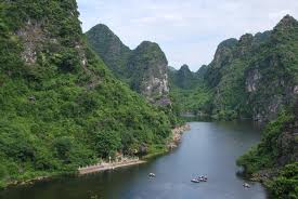  Phat Diem - Galaxy Grotto - Trang An - Bai Dinh - Hoa Lu Ancient capital